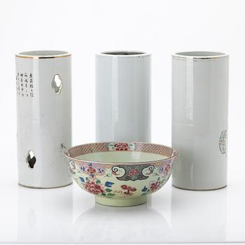 Lot of porcelain, 4 pieces, wig stands/brush pots and a bowl, China, 20th century.