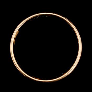 RING, 18 k guld. Vikt ca 4 gram.