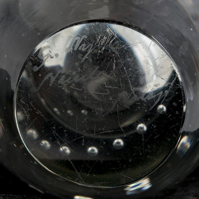 Gunnel Nyman, A 'String of Pearls' vase, signed G. Nyman Nuutajärvi Notsjö.