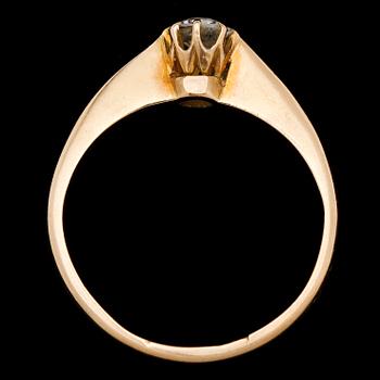 RING 18k guld med briljantslipad diamant, 1926.