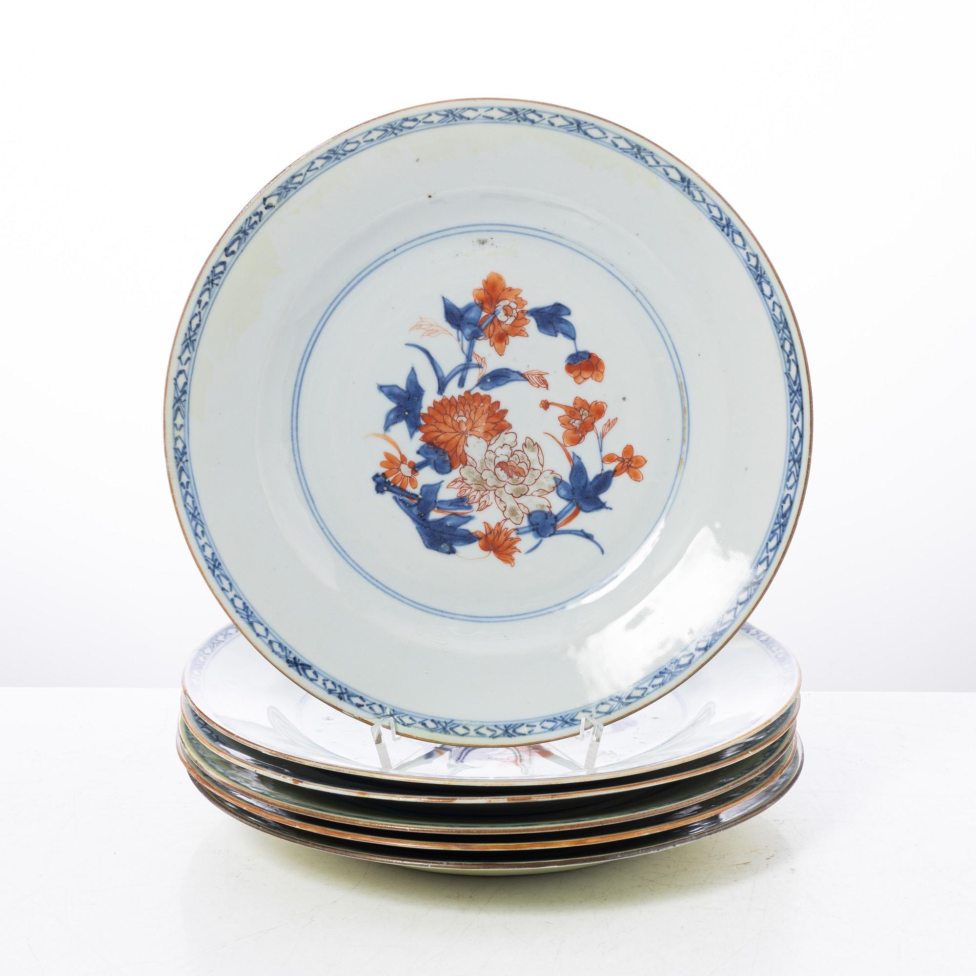 Tallrikar, sex stycken, porslin. Qingdynastin, 1700-tal.