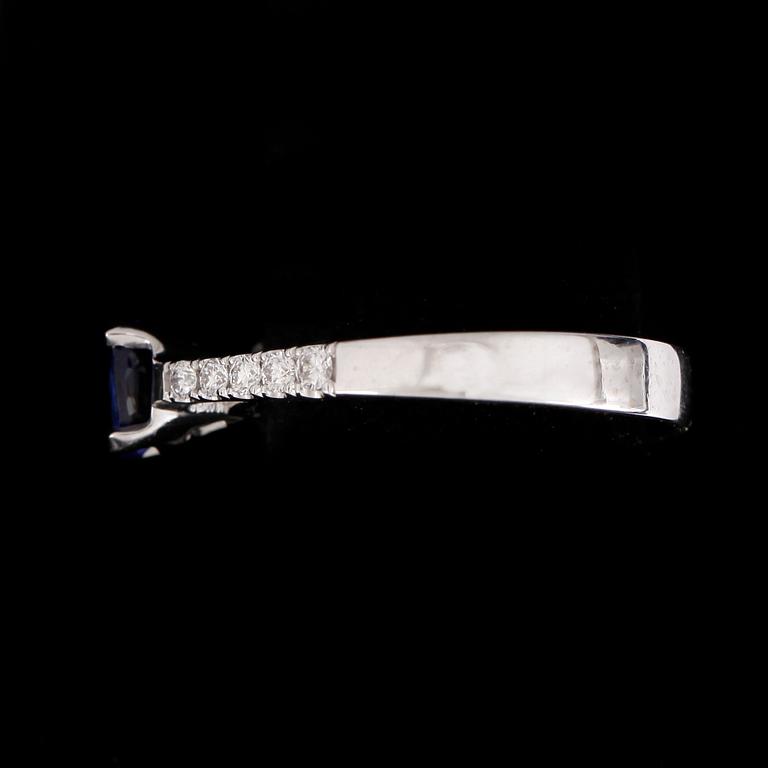 RING, 18k vitguld med tanzanit 0,70ct och diamanter tot 0,20ct. Vikt ca 3,16 gram.
