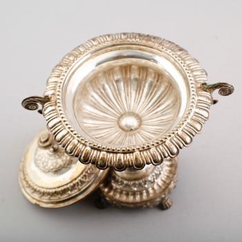 STRÖSOCKERSKÅL PÅ FOT, silver, Anders Lundqvist, Stockholm 1836. Vikt ca 750 gram.