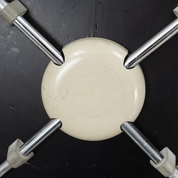 Arne Jacobsen, stolar sex st. "Sjuan", Fritz Hansen, Danmark, 1960- och 70-tal.