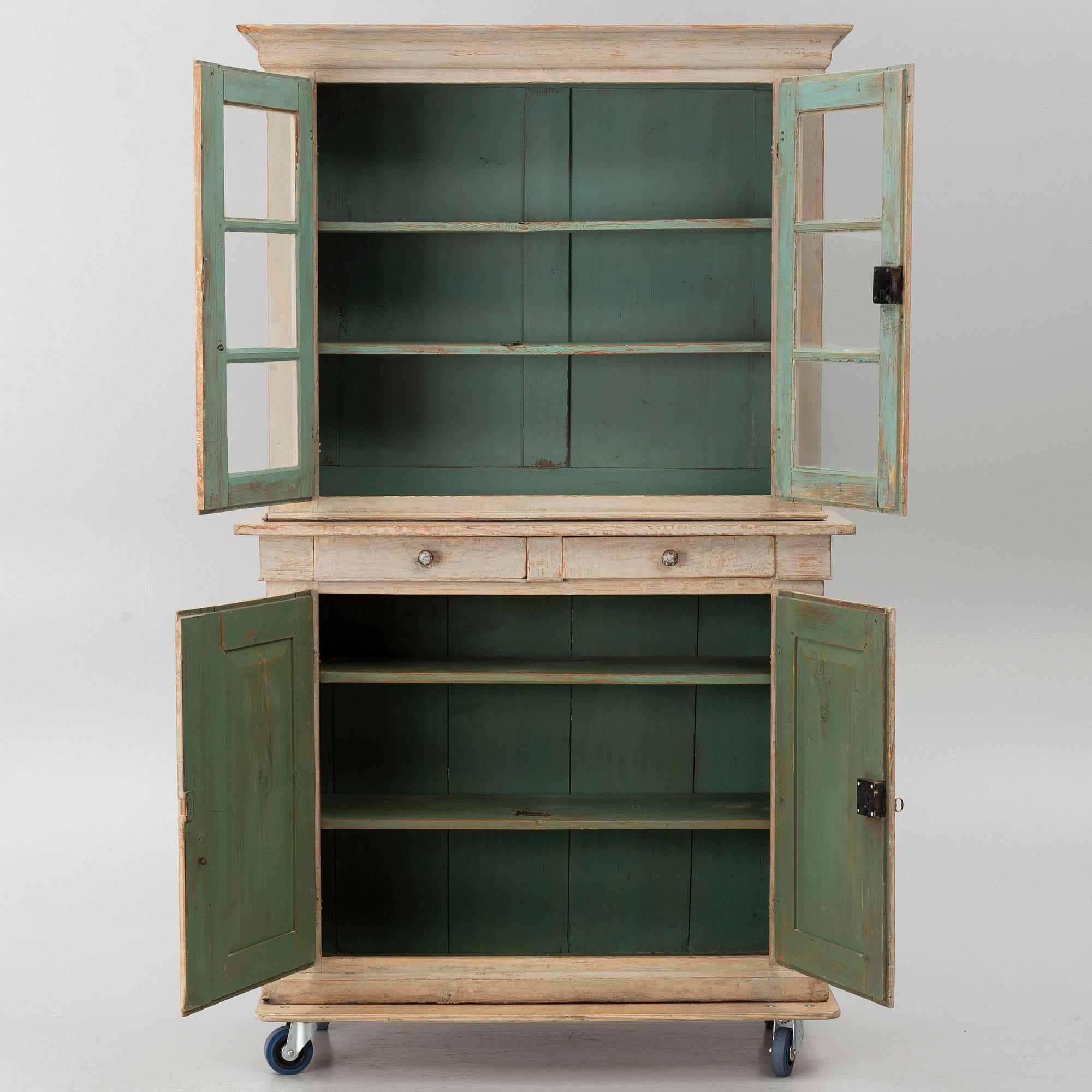 Cabinet, 19th century.