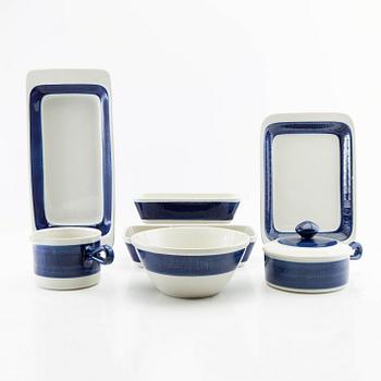 Hertha Bengtson, Service 9 dlr "Koka blå" Rörstrand mid-20th century porcelain.