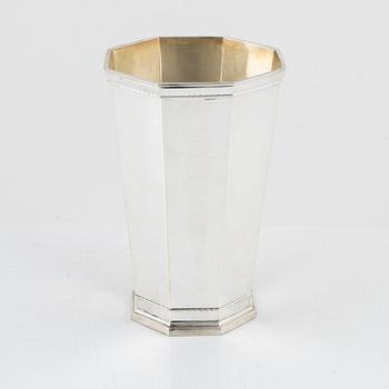 Jacob Ängman, vase, silver, GAB, Stockholm 1945.