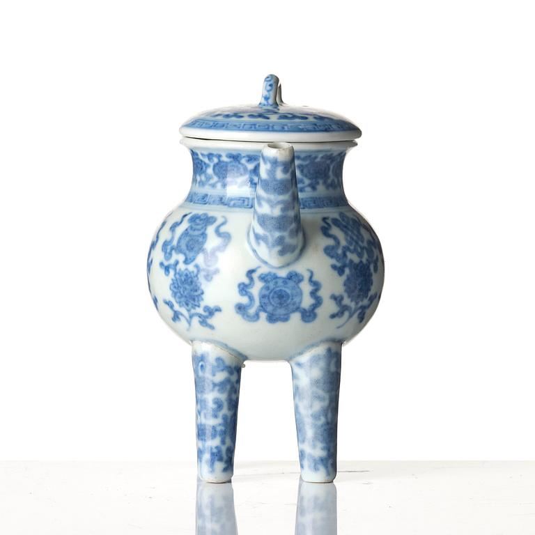 A blue and white 'Bajixiang' ewer, Qing dynasty with Qianlong mark.