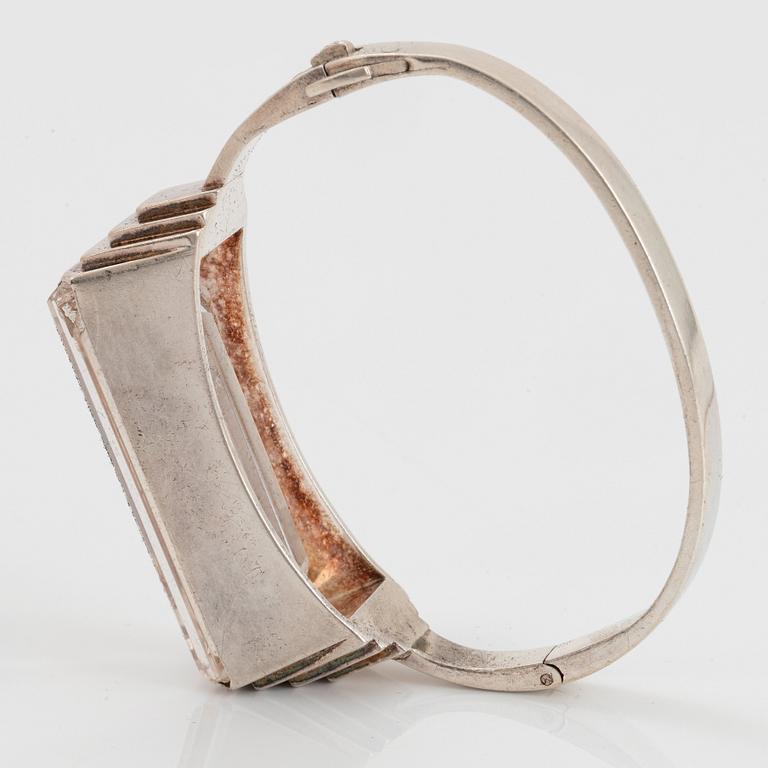 Wiwen Nilsson, a sterling and rock crystal bangle, Lund 1939, stamped MADE IN SWEDEN,