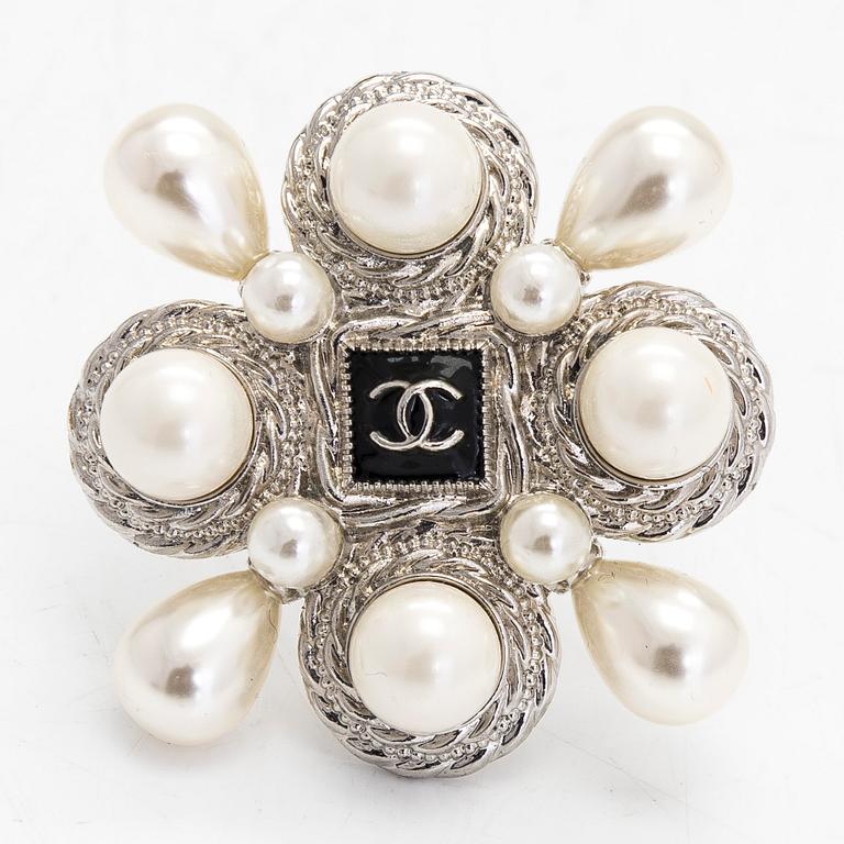 Chanel, a brooch, 2012.