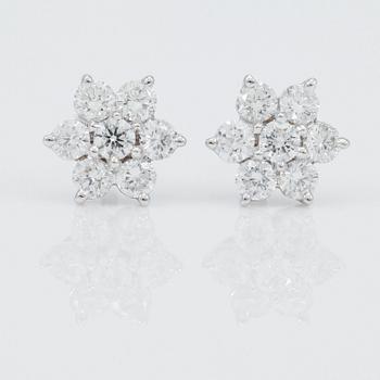 ÖRHÄNGEN, 1 par, briljantslipade diamanter totalt 0,47 ct.