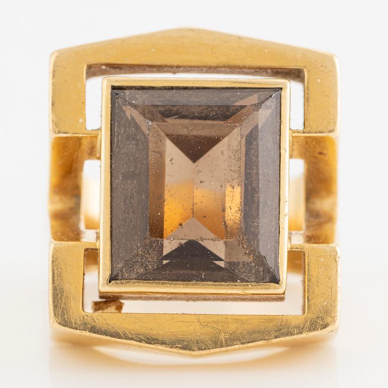 Ring 18K gold with smoky quartz, circa 1970s.