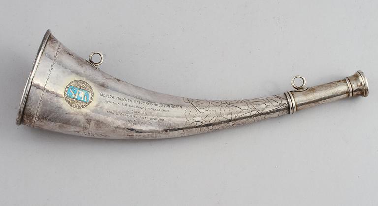 JAKTHORN, silver, CG Hallberg, 1927. Total vikt ca 262 g.