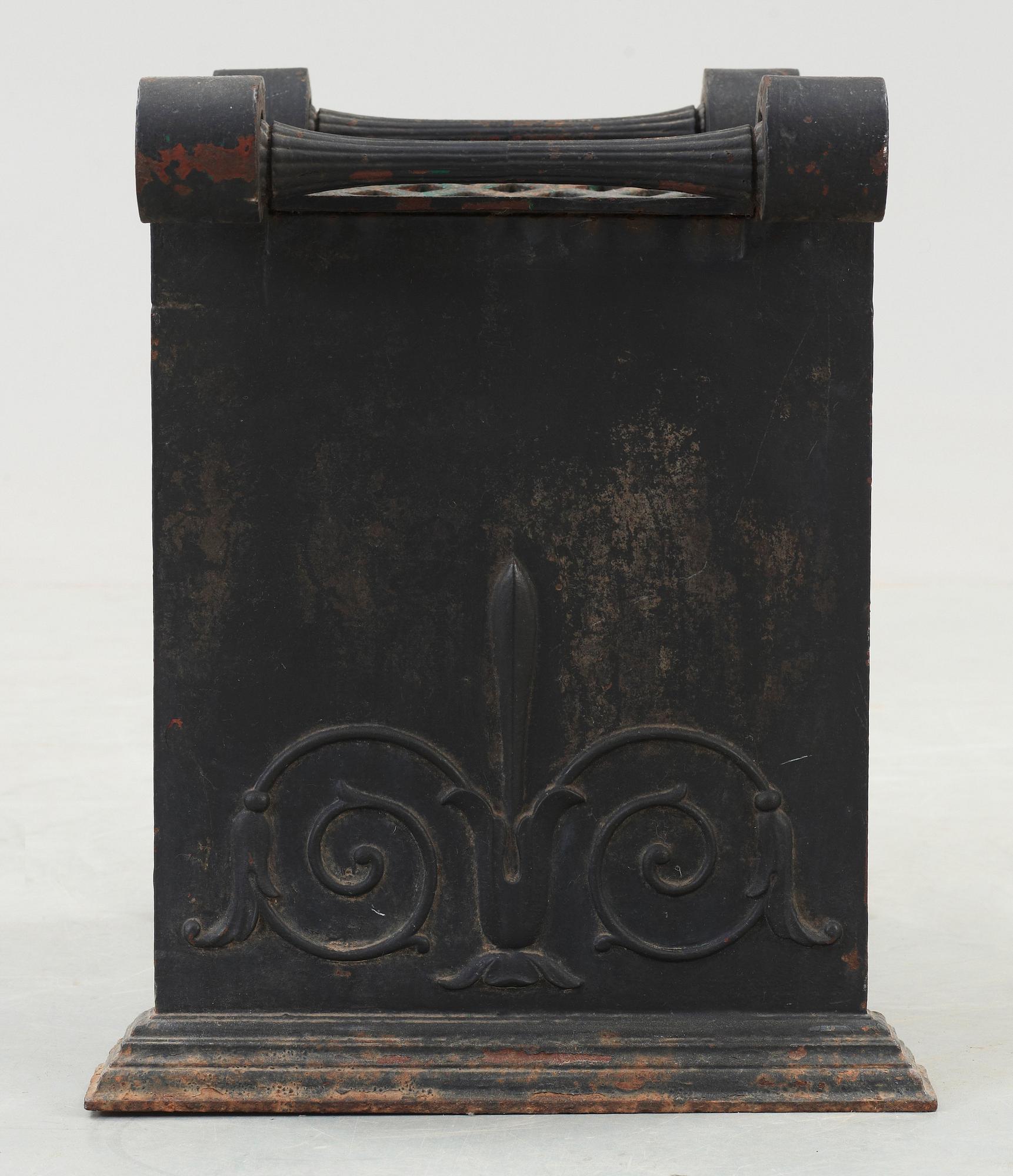 A Folke Bensow cast iron stool, model 'Taburett Nr 1', Näfveqvarn, Sweden circa 1925.