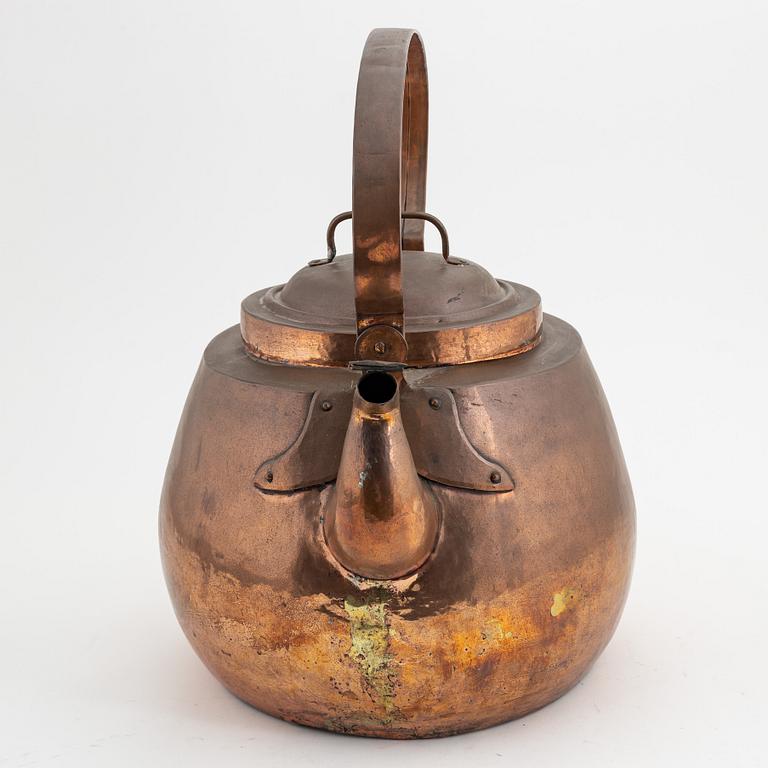 A large copper coffee pot, 19th Century.