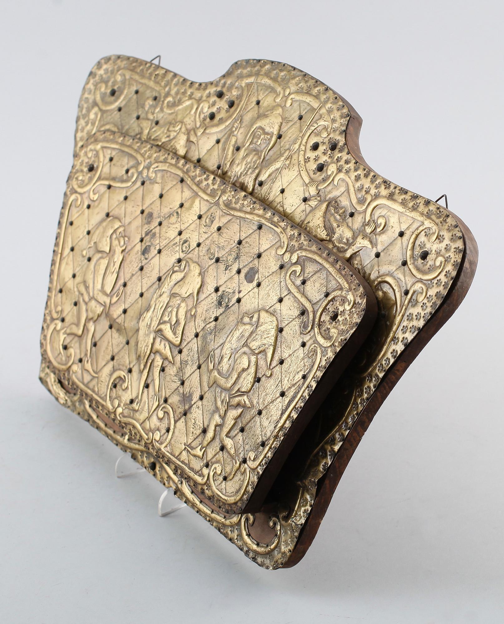 TIDNINGSSTÄLL, trä och mässing, 1900-talets början.