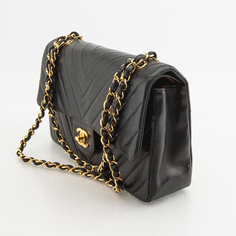 Chanel "Double flap bag" väska före 1984.