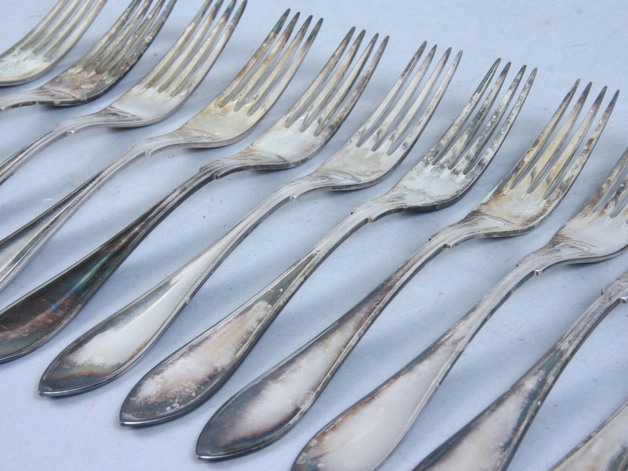 MATGAFFLAR, 12 st, silver, "Svensk Spetsig", CGH, Stockholm, 1952. Tot vikt 825 g.