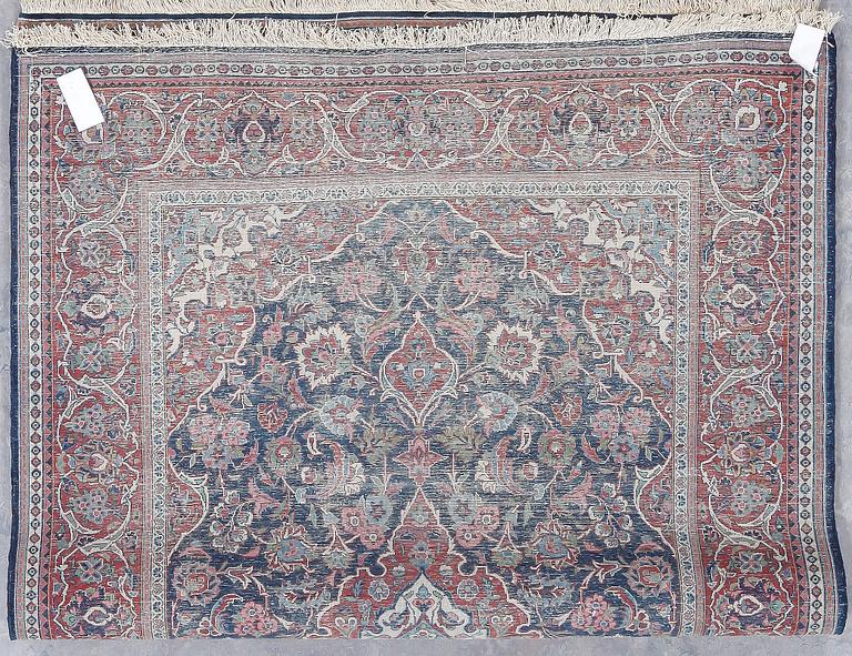 MATTA, semiantik/old Keshan. Ca 202 x 133 cm.
