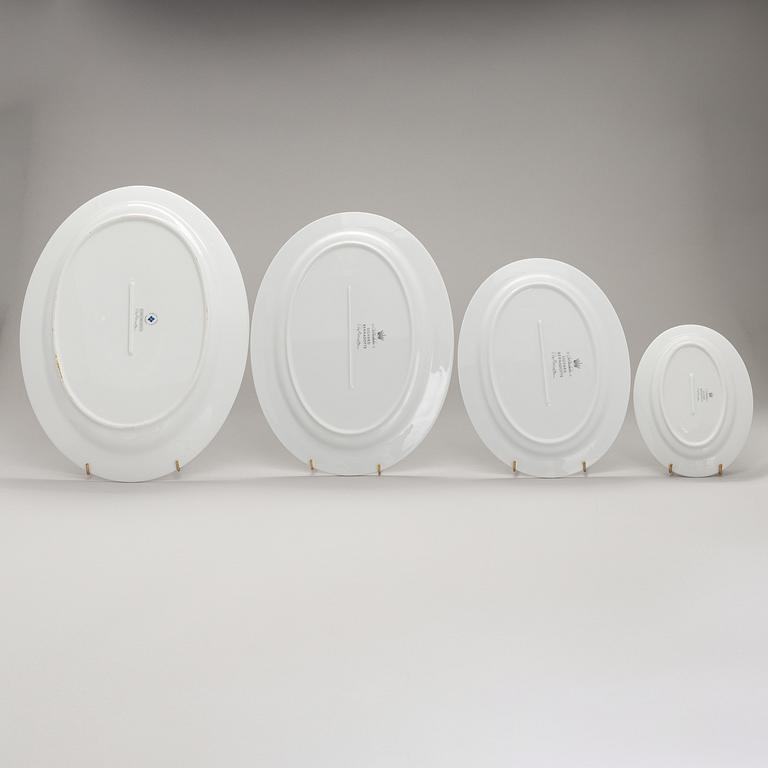 SIGVARD BERNADOTTE, RUOKA-ASTIASTO, 76 osaa, posliinia, "Christineholm".