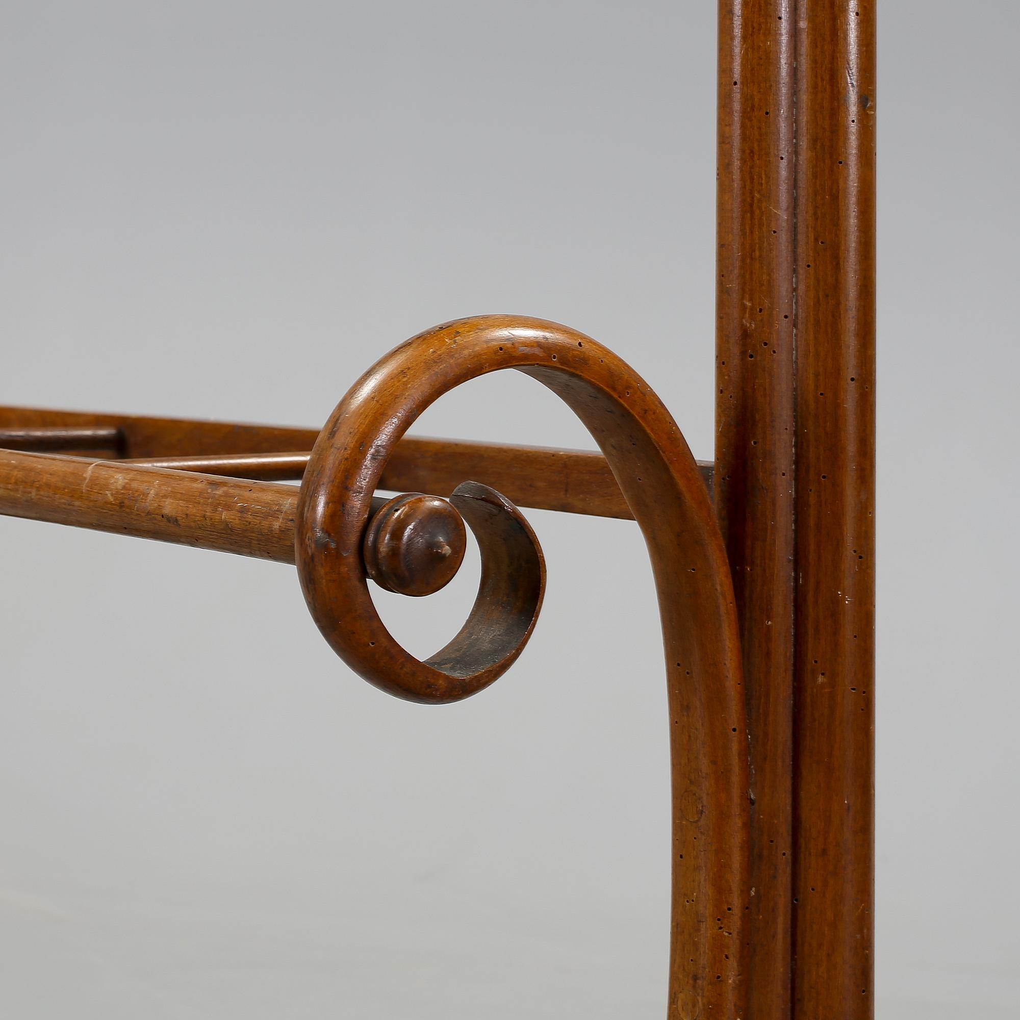 KLÄDHÄNGARE/HALLMÖBEL, Thonet, 1900-talets början.