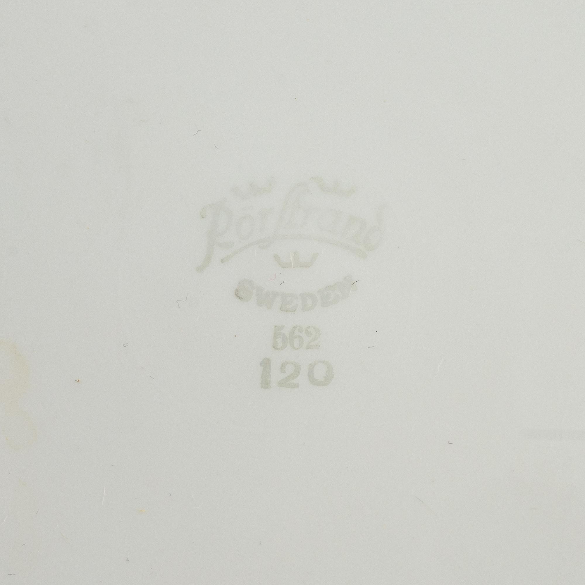 Louise Adelborg, servisdelar, 64 st, "Snöflinga", modell "Axet", Rörstrand.