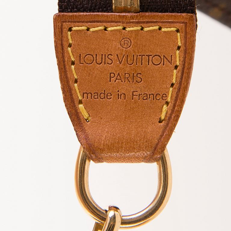 LOUIS VUITTON MONOGRAM PETIT BUCKET BAG WITH A POCHETTE.