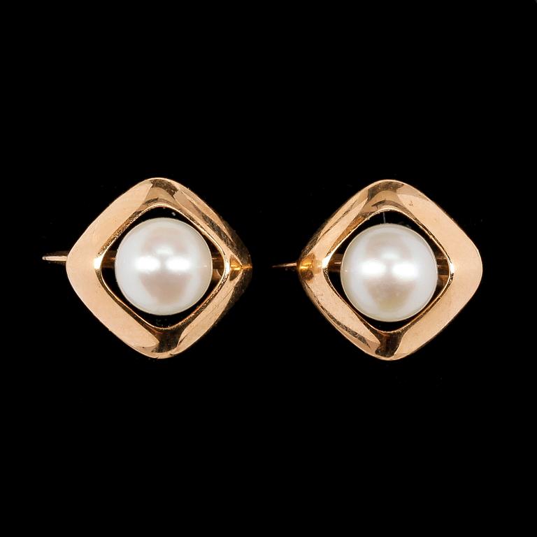 RING samt ÖRHÄNGEN, 18k guld med pärlor, 1960-67. Tot ca 5 gr.