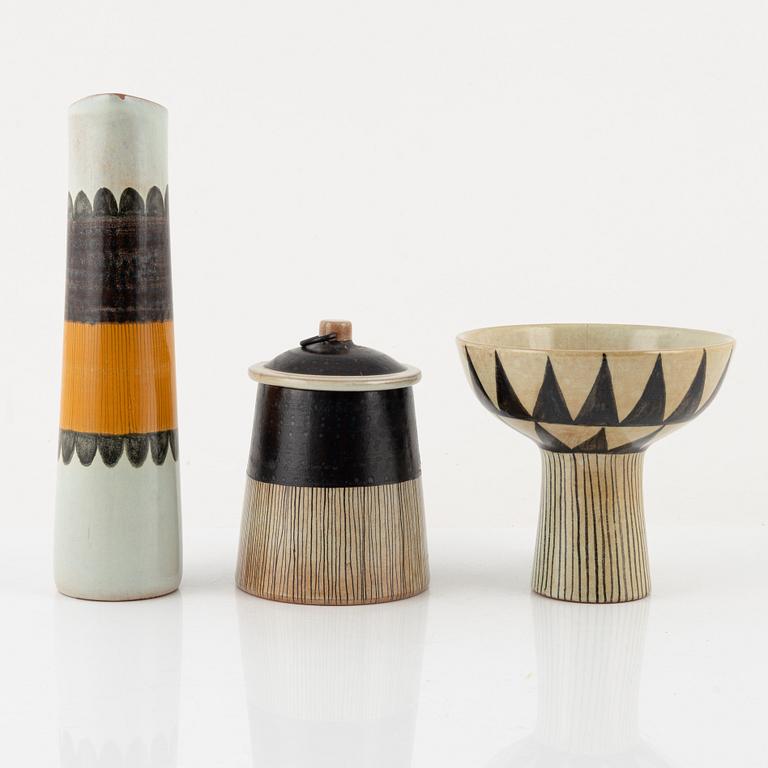 Carl-Harry Stålhane & Aune Laukkanen, a vase, a jug and a box with cover, 'Torro'-faience, Rörstrand.