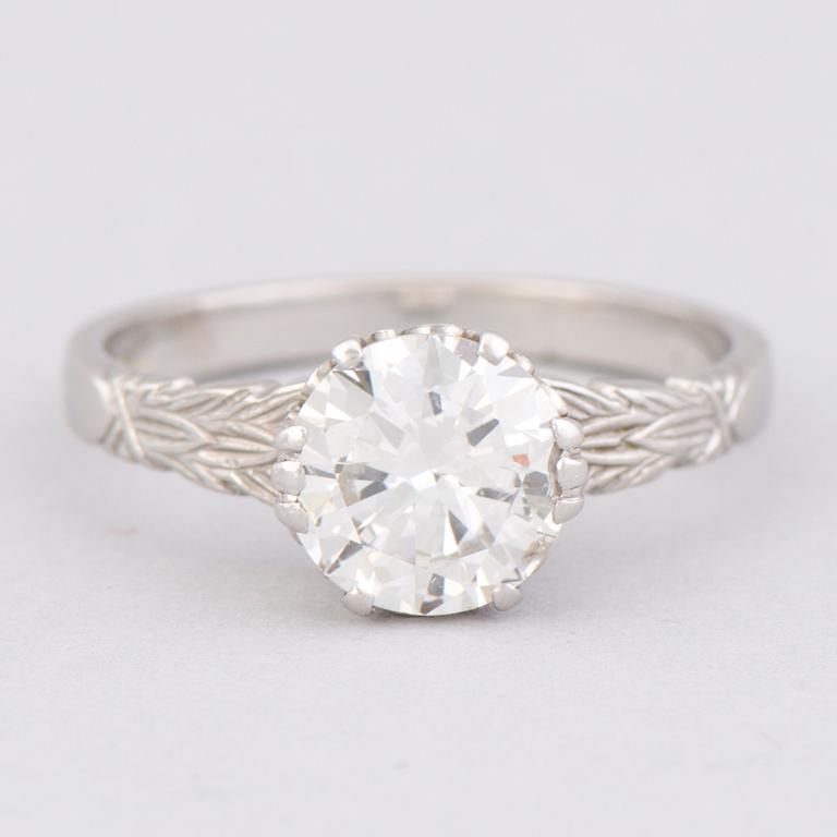 RING, briljantslipad diamant, platina.