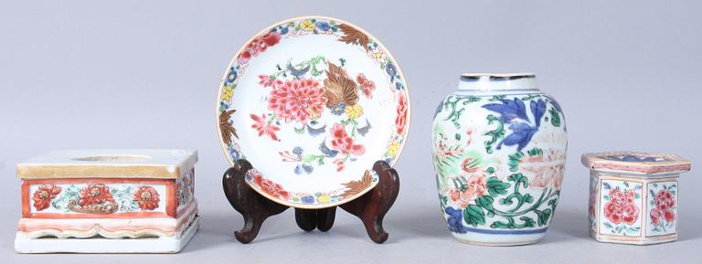 PARTI PORSLIN, fyra delar, Kina, 1600/1700-tal.