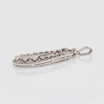 HÄNGE med gammalslipade diamanter.