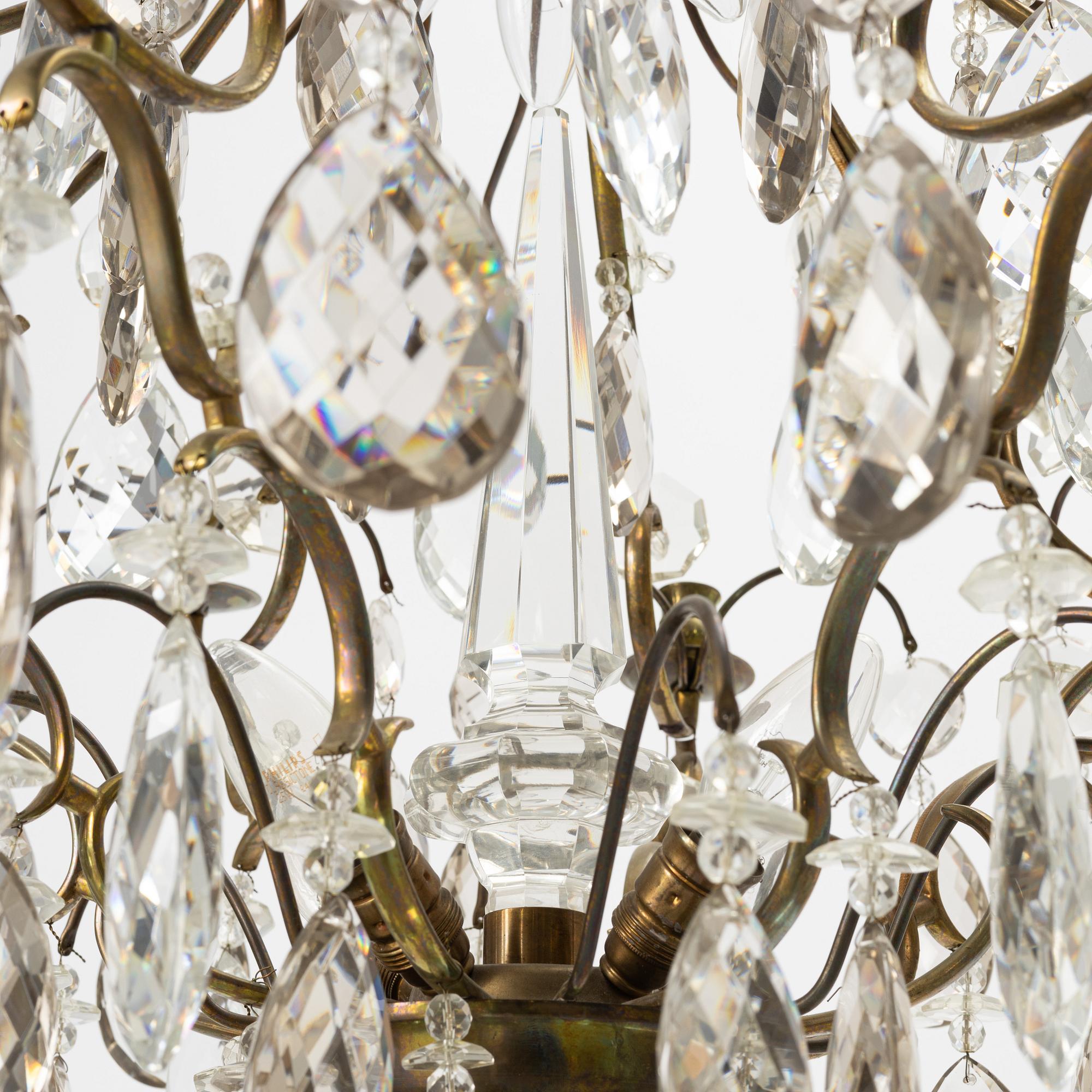 A Rococ-style chandelier, 20th century.