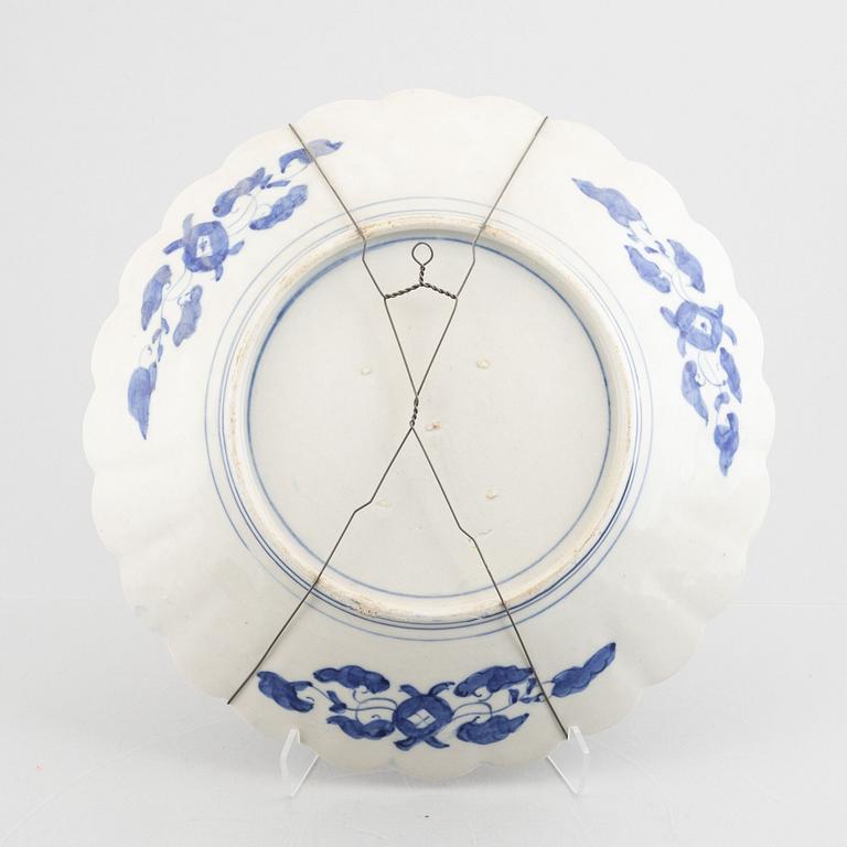 Three blue and white dishes, Japan, 19th century.