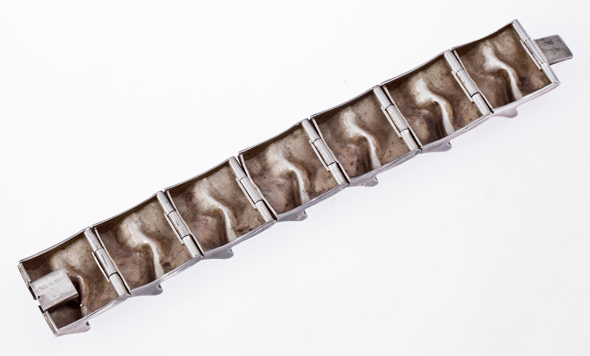 ARMLÄNK, Sterling silver, Matti J. Hyvarinen, Åbo, Finland, 1974.