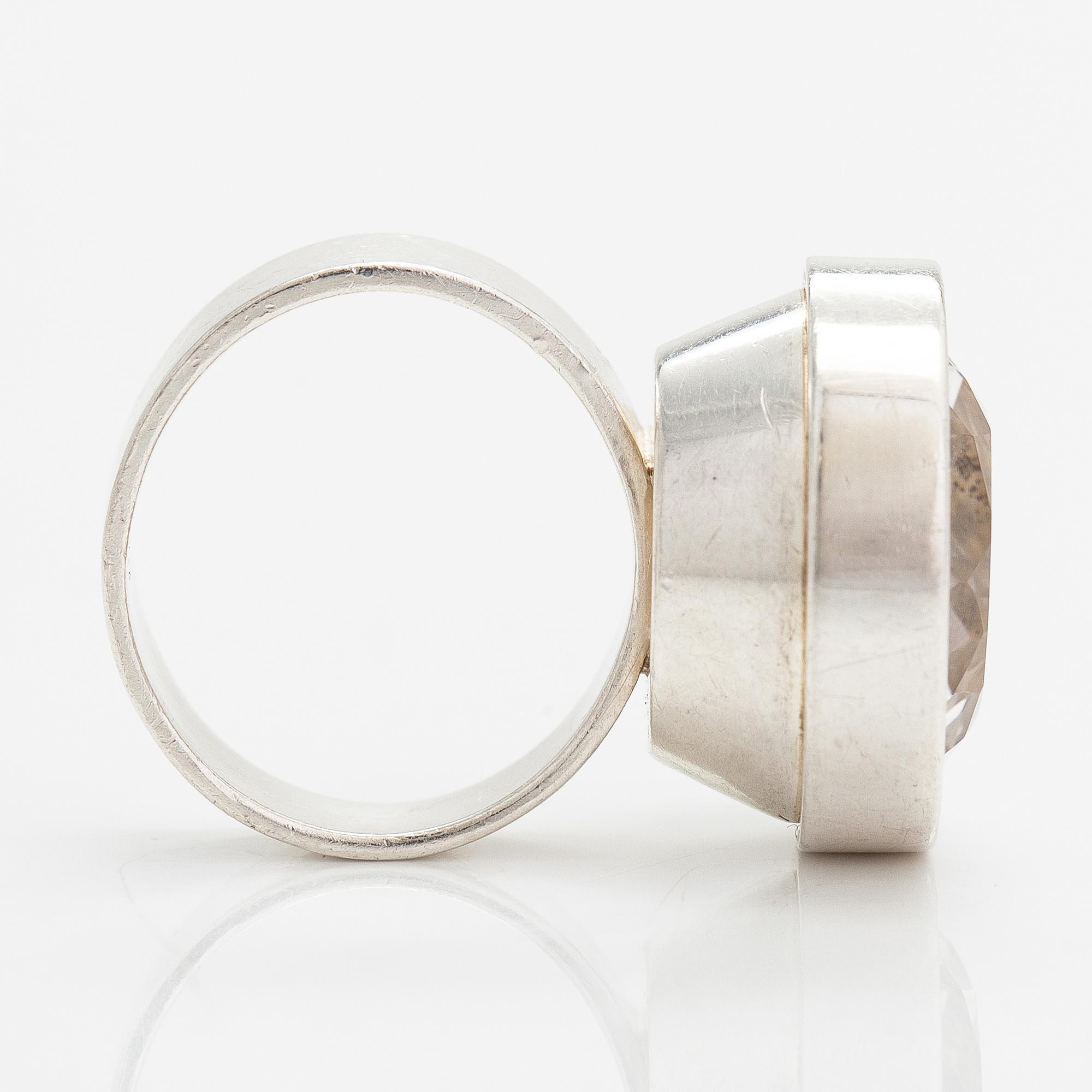 Elis Kauppi, A silver ring with a rock crystal. Kupittaan kulta, Turku 1964.