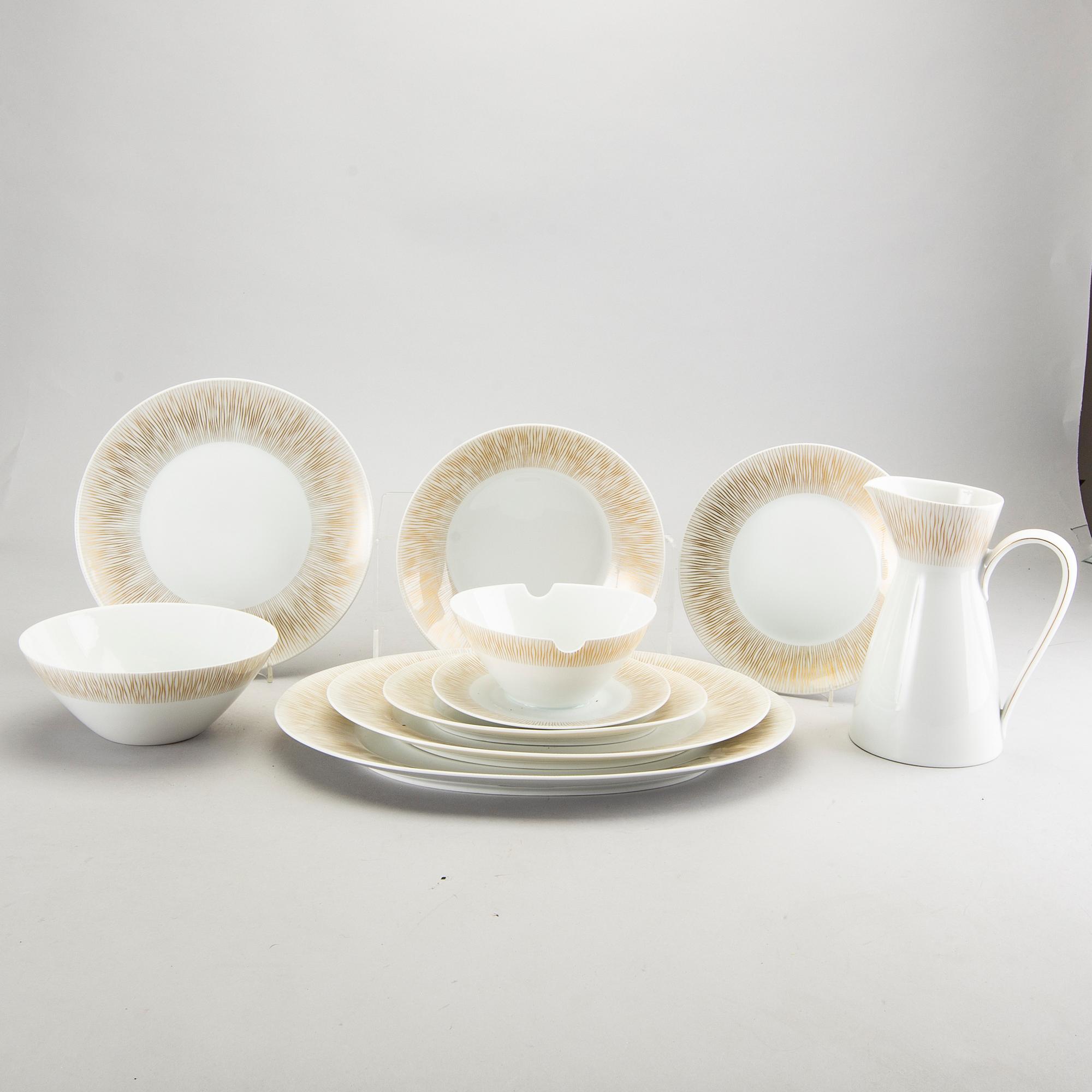 Raymand Loewy, a 56 pcs porcelain dinner service, Rosenthal, Tyskland.