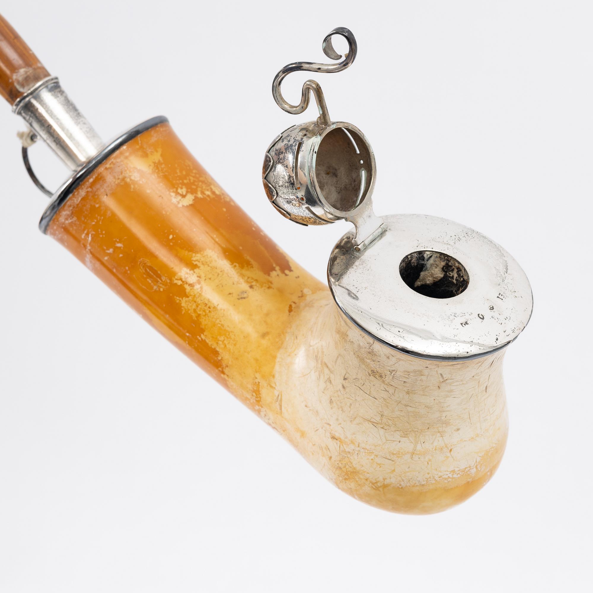 Långpipor, 5 st, silver, ben, horn, och svarvat trä, 1800-tal.