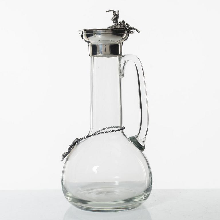 Karaff, glas med silverfattning, Otto Wollter, Schwäbisch Gmünd, Tyskland (firman aktiv 1875-1991).