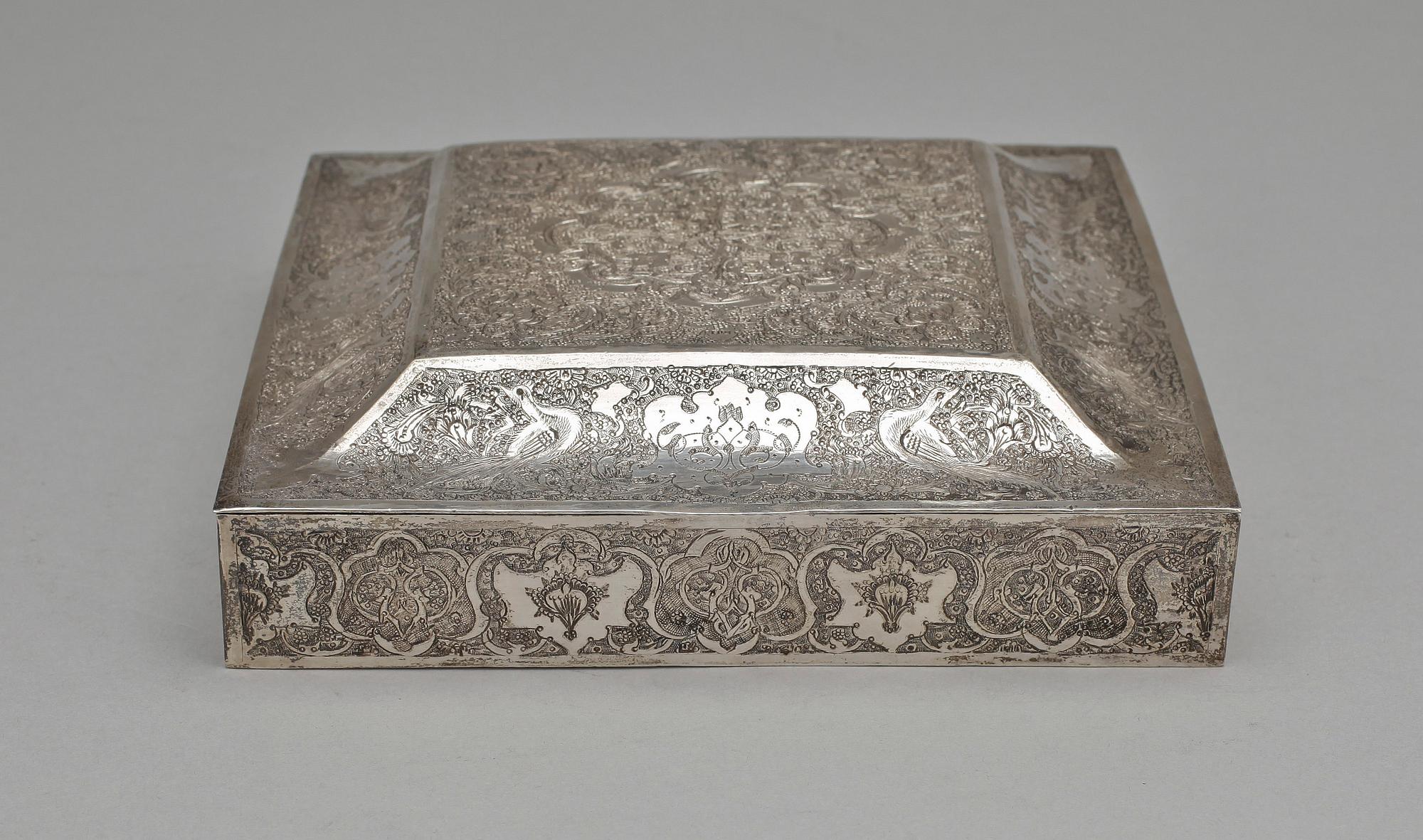 SKRIN, silver, orientaliskt, 1900-tal. Vikt 777 g.