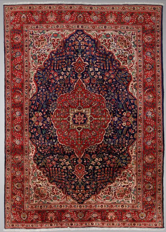 MATTA, Täbriz, ca 345 x 245 cm.