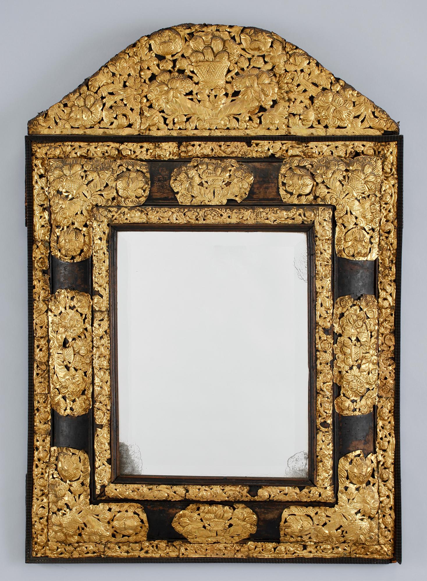 SPEGEL, delvis barock, 1600/1800-tal.