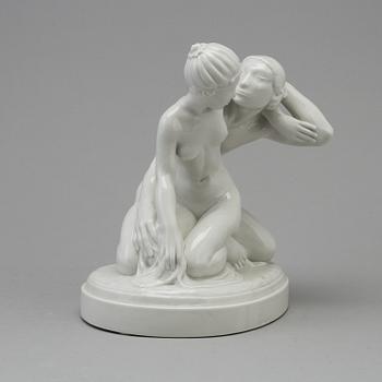 FIGURIN, porslin. "Amor & Psyke", Gerhard Henning, Royal Copenhagen, Danmark, tidigt 1900-tal.