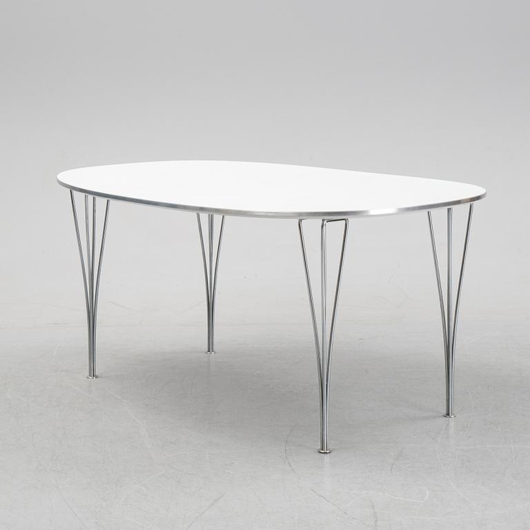 Bruno Mathsson & Piet Hein, "Superellips", Fritz Hansen, datert 1988.