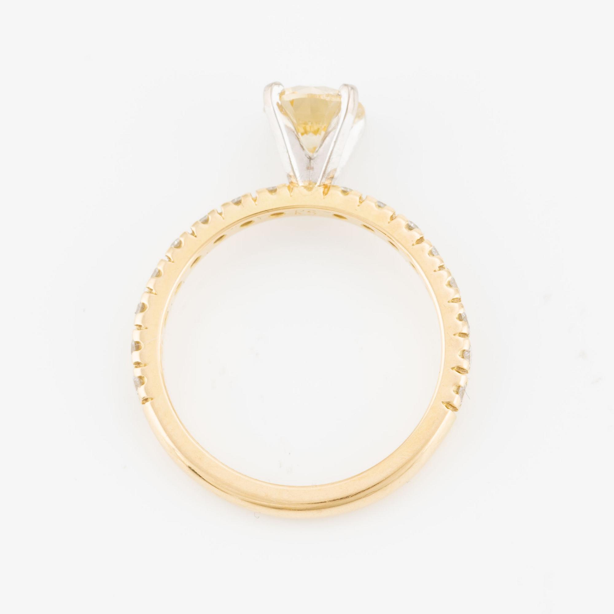 Ring in 18K gold with a round brilliant-cut diamond approximately 0.85 ct, approximately N/O si/i.