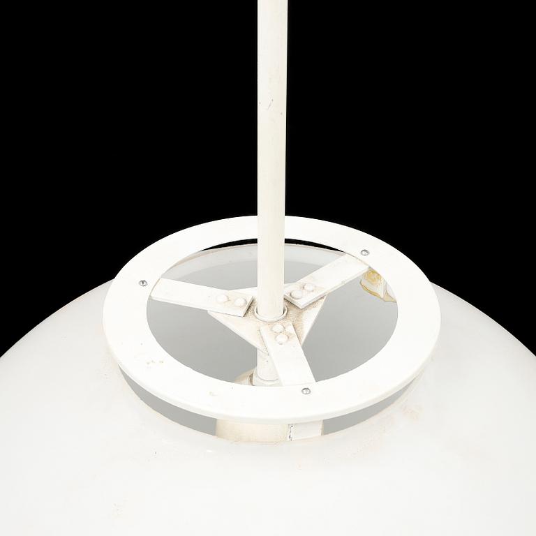 A late 20th Century ceiling light.