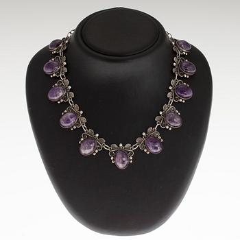 HALSSMYCKE, sterling silver, cabochonslipade ametister, Mexico, 1960-tal. Vikt 81,3 g.