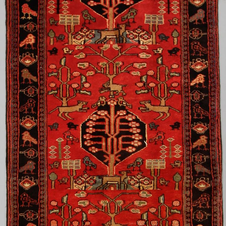 MATTA, Hamadan, ca 295 x 104 cm.