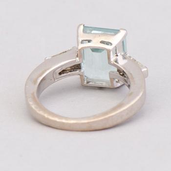 RING, akvamarin, diamanter, 18K vitguld.