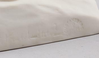 FIGURIN, parian, "Duktig Karl", Karl Hultström, tillverkningsår 1916-1926, signerad.